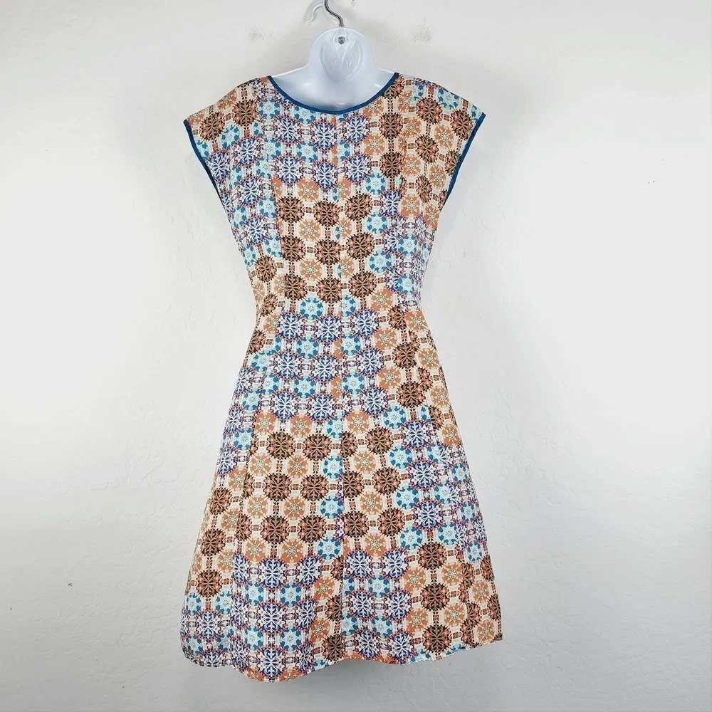 Sundance Dress 4  100% Silk A-Line Knee Length Damask Print Short Sleeve